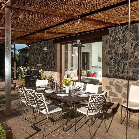 Sleeps 10 Pool Air Con Wifi * Porano